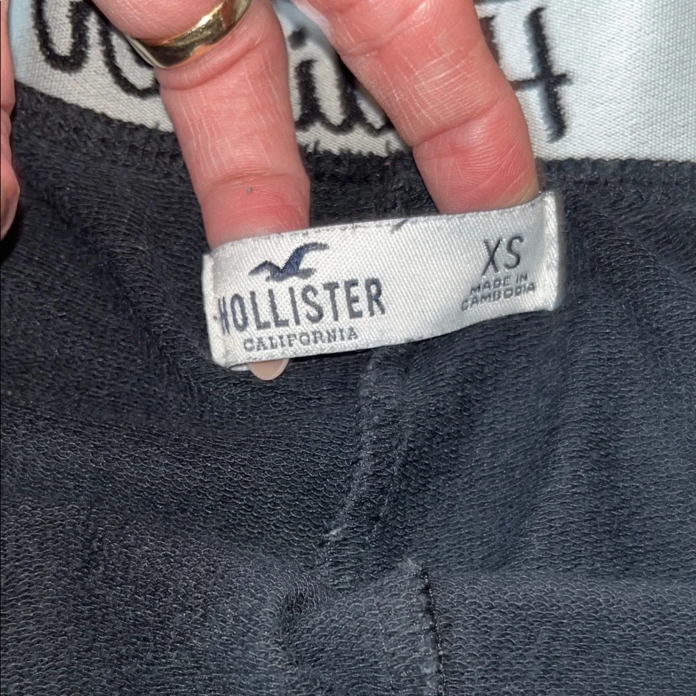 Hollister Women's Black Athletic Shorts with White Piping Size XS - Picture 2 of 6